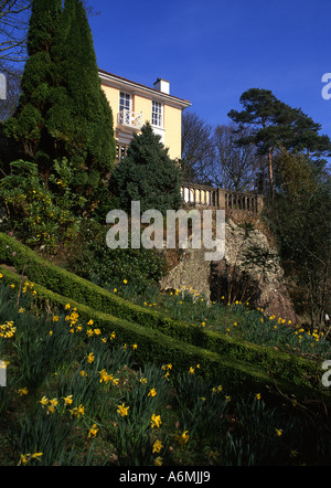 Portmeirion Fantasy village près de Porthmadog Gwynedd au nord du Pays de Galles UK Cliff House au printemps Banque D'Images