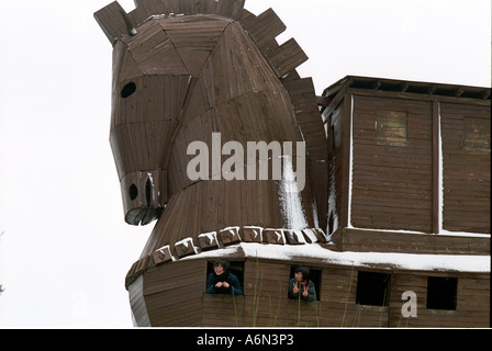 La Turquie. Les ruines de la ville antique de Troie ou Truva dans un morne paysage d'hiver. Troy était connu comme Ilium dans l'Iliade. Banque D'Images