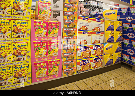 Les céréales en vente dans un supermarché du Pays de Galles UK Banque D'Images