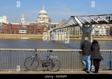 Pont suspendu Londres Southbank Banque D'Images