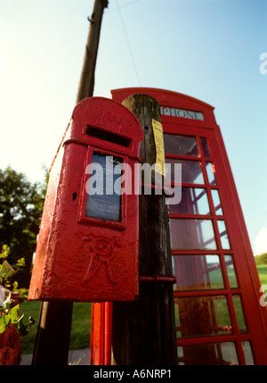 Près de Ashbourne Derbyshire UK K6 téléphone post box Banque D'Images