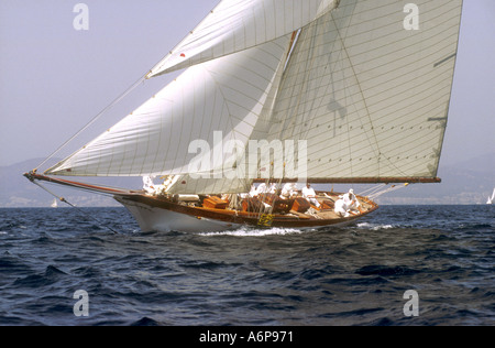 Gaffe classique yacht racing Avel durant la Conde de Barcelona reggatta Mallorca Espagne Banque D'Images