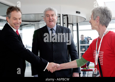 Le Premier ministre britannique Tony Blair, Premier Ministre du Pays de Galles Rhodri Morgan Banque D'Images