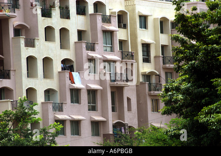 Bâtiment moderne de plusieurs étages du bâtiment d'habitation dans la ville de Bangalore Karnataka Inde Banque D'Images