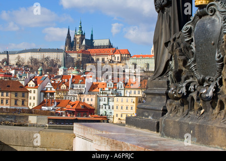 Vue DU PONT CHARLES À Mala Strana et le château de Prague Banque D'Images