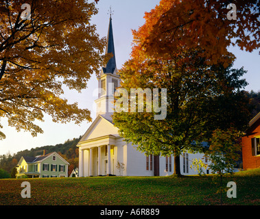 Feuillage d'automne dans l'église Sharon Vermont É. Banque D'Images