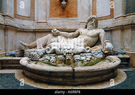 Statue du dieu grec Zeus Rome Italie Europe du Sud Est Banque D'Images