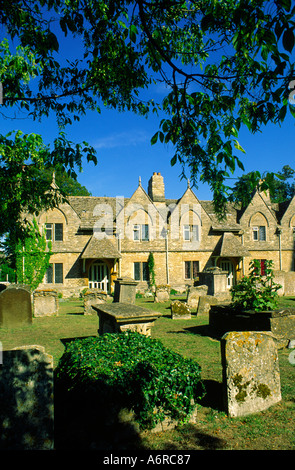 Cimetière tombes et hospices Witney Oxfordshire England Banque D'Images