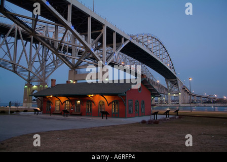Le Blue Water International Pont reliant Port Huron au Michigan USA et Sarnia (Ontario) Canada Banque D'Images