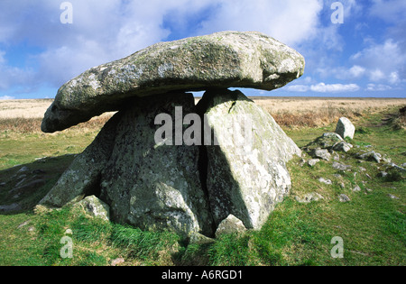 Le Chun en forme de champignon Quoit chambre funéraire antique dans le comté de Cornwall England UK Banque D'Images