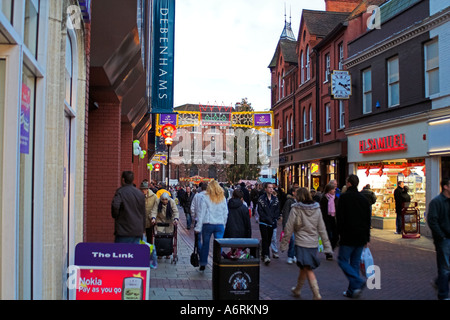 Ipswich shopping rue Westgate temps de Noël Banque D'Images