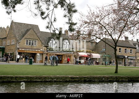 Bourton on the water dans le Gloucestershire. Banque D'Images