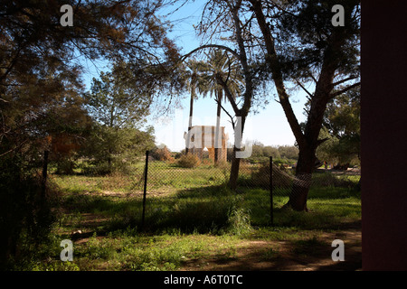 L'Arc de Septime Sévère à Leptis Magna, Libye comme première vu depuis le parking. Banque D'Images