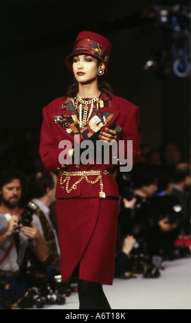 Mode, 1990, mannequin, costume de port, mi-longueur, passerelle, automne hiver, par Chanel, Paris, 1990, 90, , Banque D'Images