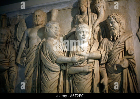 Relief de l'Arc de Septimuys Severus à Leptis Magna exposée au musée de Tripoli Libye Banque D'Images