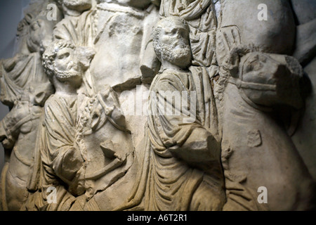 Relief de l'Arc de Septimuys Severus à Leptis Magna exposée au musée de Tripoli Libye Banque D'Images