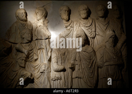 Relief de l'Arc de Septimuys Severus à Leptis Magna exposée au musée de Tripoli Libye Banque D'Images