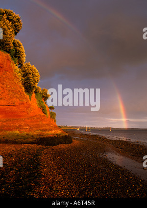 Rainbow au Lympstone, Devon, Angleterre, autour de coucher du soleil Banque D'Images