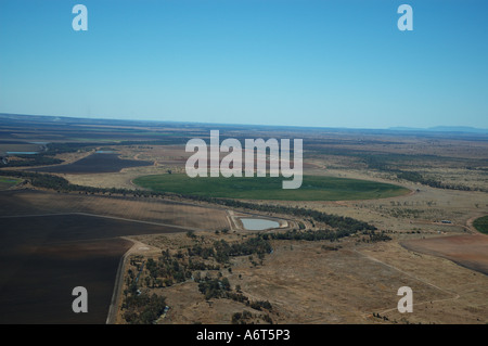 Les cercles de récolte du Queensland central du champ de blé irrigué Queensland Australie Banque D'Images