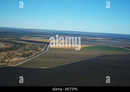 Les cercles de récolte du Queensland central du champ de blé irrigué Queensland Australie Banque D'Images