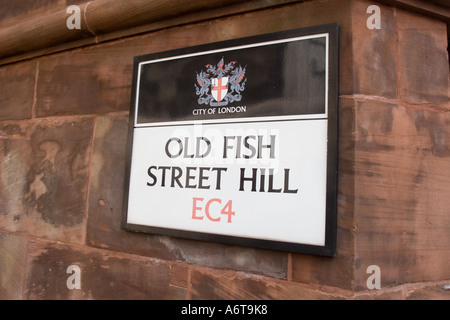 Old Fish Street Hill EC4 panneau routier dans la ville de Londres GO UK Banque D'Images