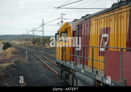 Chargement des trains de charbon à la mine dans le Queensland central Banque D'Images