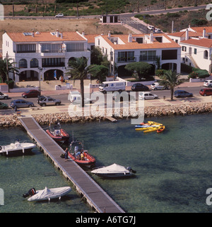 Vue aérienne - en Fornells CALA FORNELLS ( Badia de Fornells ) - un presque entièrement clos mer baie et haut lieu de la voile, Minorque. Banque D'Images