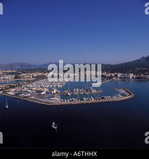 Des images aériennes de plaisance Alcudiamar, Alcudia, au Nord Est de Majorque, Iles Baléares, Espagne. 20 septembre 2006. Banque D'Images