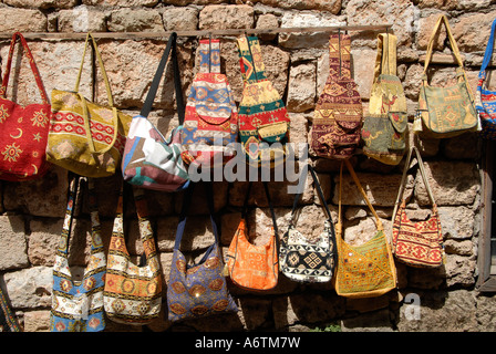 Handbags for sale in vieille ville de Kaleici, Antalya, Turquie Banque D'Images