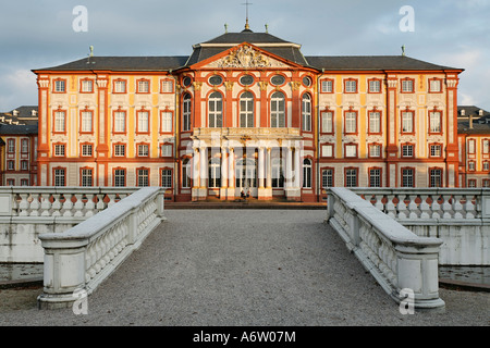 Corps de Logis, jardin, château Bruchsal, quartier Karlsruhe, Bade-Wurtemberg, Allemagne Banque D'Images