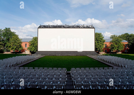 L'écran au cinéma en plein air, Schloss Gottesaue Karlsruhe, Bade-Wurtemberg, Allemagne Banque D'Images