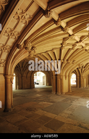 Un éventail de pierres élaboré dans l'undercroft ouvert en dessous de l'historique Lincolns Inn Chapel Crypt à Holborn Camden Londres Angleterre Royaume-Uni Banque D'Images