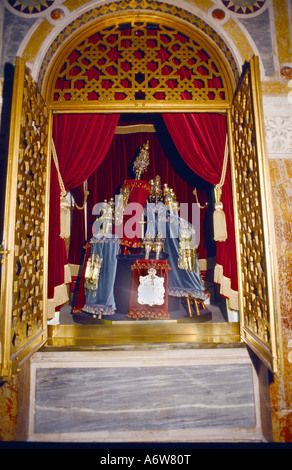 West London Synagogue Angleterre Torah Scrolls dans arche Banque D'Images