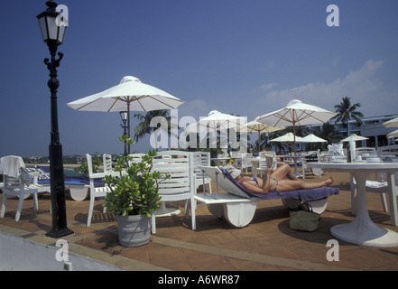 L'Asie, Sri Lanka, Colombo, Mt. Lavinia hotel piscine. Banque D'Images