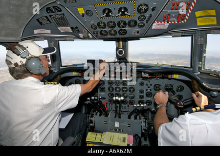 Pilotage d'un Douglas DC-4. Banque D'Images