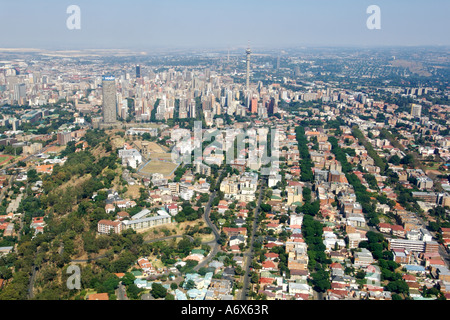 Vue aérienne du centre-ville de Johannesburg et sa banlieue est en Afrique du Sud. Banque D'Images