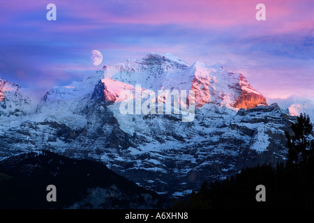La Suisse Oberland Bernois Jungfrau vu de l'Weteregg lune croissante au Banque D'Images