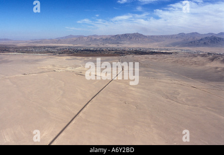 En Calama Chili N vu de l'air entouré par le désert d'Atacama Antofagasta Region de la province d'El Loa Chili Banque D'Images