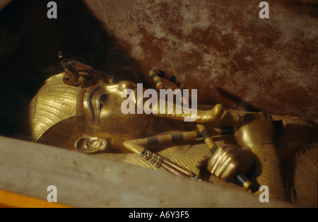 Masque de mort dans le sarcophage de Toutankhamon dans la vallée, le tombeau du roi, Luxor Egypte Banque D'Images