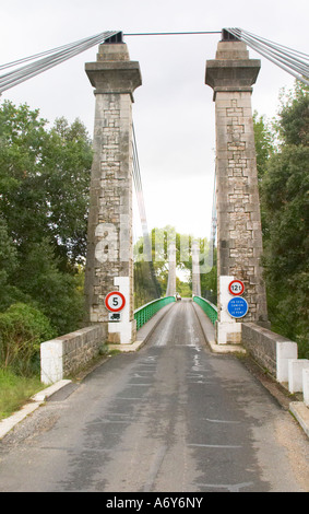 Pont sur le l'Hérault, près de Gignac dans le district de Montpeyroux. Languedoc. La France. L'Europe. Banque D'Images