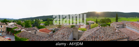 Chateau de Lascaux, Vacquieres village. Pic St Loup. Languedoc. Les Contreforts des Cévennes. La France. L'Europe. Le coucher du soleil. Banque D'Images