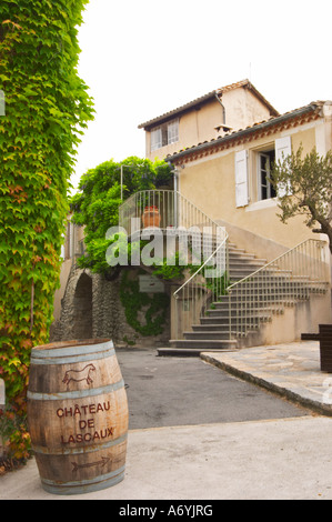 Chateau de Lascaux, Vacquieres village. Pic St Loup. Languedoc. Le bâtiment principal. La France. L'Europe. Le nom du château sur une Banque D'Images