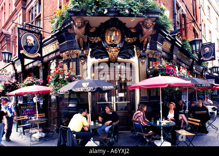 Belle vieille pub le Salisbury St Martins a Leicester Square Londres City West End Soho Bar Pub Restaurant Banque D'Images