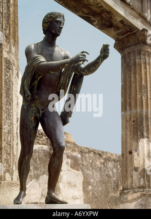 L'Italie. La Campanie. Pompéi. Statue d'Apollon Banque D'Images