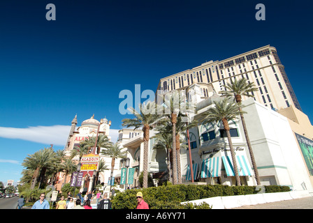 Strip de Las Vegas et le casino Aladdin pendant la journée Banque D'Images