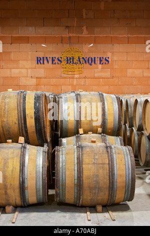 Chateau Rives-Blanques. Limoux. Languedoc. Chais à barriques. La France. L'Europe. Banque D'Images