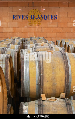 Chateau Rives-Blanques. Limoux. Languedoc. Chais à barriques. La France. L'Europe. Banque D'Images