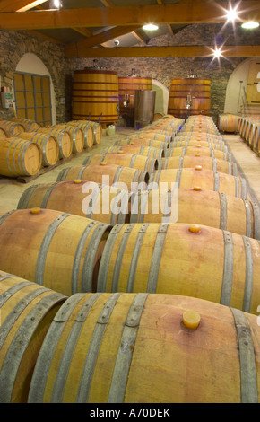 Domaine de Mas de Martin, St Bauzille de Montmel. Gres de Montpellier. Languedoc. Chais à barriques. La France. L'Europe. Banque D'Images