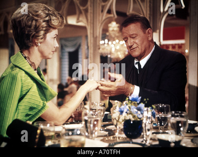 1968 HELLFIGHTERS Universal film avec John Wayne et Vera Miles Banque D'Images