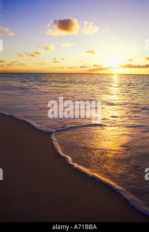 Lever du soleil sur l'Océan Atlantique aux Bermudes Banque D'Images